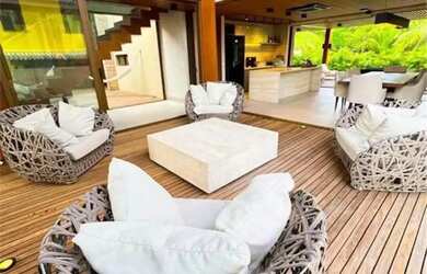 Imagem: A casa em condomínio possui 5 Dormitórios, 5 Banheiros, 4