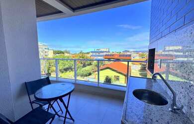 Imagem: O apartamento possui 1 Dormitório, 1 Banheiro, 1 Vaga na garagem