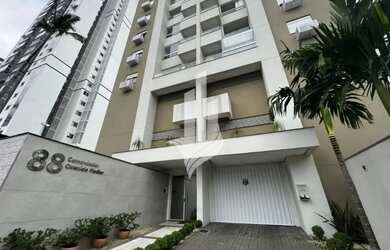 Imagem: O apartamento possui 3 Dormitórios, 1 Banheiro, 1 Vaga na garagem