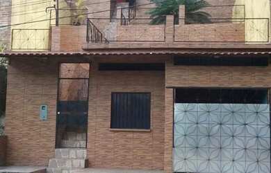 Imagem: A casa possui 2 Dormitórios, 2 Banheiros, 1 Vaga na garagem