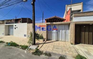 Imagem: A casa possui 3 Dormitórios, 3 Banheiros, 3 Vagas na garagem