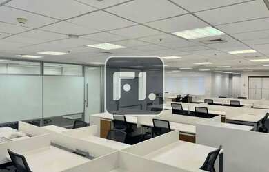 Imagem: O depósito possui 5 Vagas na garagem, 348m² de Área e está