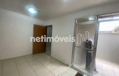 Imagem: O apartamento possui 2 Dormitórios, 2 Banheiros, 2 Vagas na