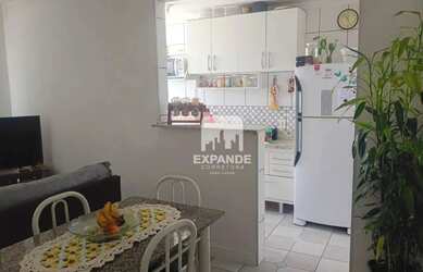 Imagem: O apartamento possui 2 Dormitórios, 1 Banheiro, 2 Vagas na