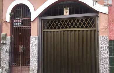 Imagem: A casa possui 4 Dormitórios, 4 Banheiros, 1 Vaga na garagem