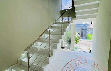 Imagem: A casa em condomínio possui 4 Dormitórios, 4 Banheiros, 2