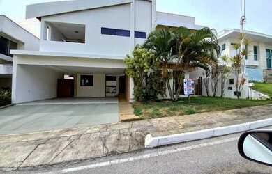 Imagem: A casa possui 5 Dormitórios, 5 Banheiros, 5 Vagas na garagem