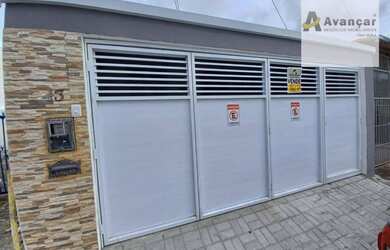 Imagem: A casa possui 3 Dormitórios, 1 Banheiro, 1 Vaga na garagem