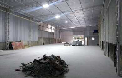 Imagem: O depósito possui 5 Vagas na garagem, 800m² de Área e está