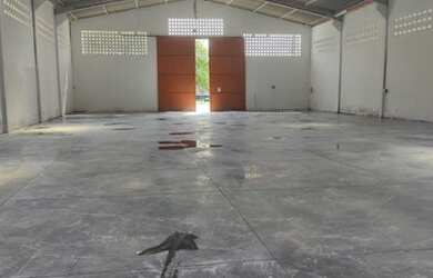 Imagem: O depósito para alugar possui e está localizado em Barra