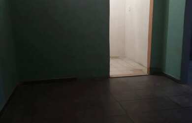 Imagem: A casa possui 1 Dormitório, 1 Banheiro e está localizado