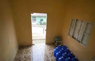 Imagem: A casa possui 2 Dormitórios, 1 Banheiro e está localizado