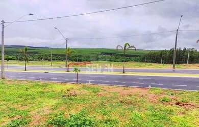 Imagem: O terreno possui 329m² de Área e está localizado em Vila