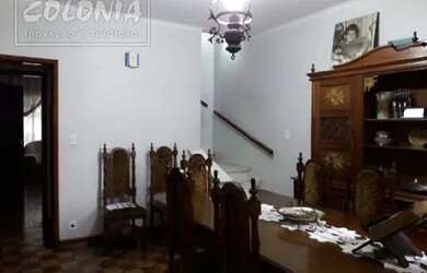 Imagem: A casa possui 3 Dormitórios, 4 Banheiros, 2 Vagas na garagem