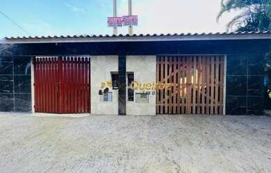 Imagem: A casa possui 2 Dormitórios, 2 Banheiros, 2 Vagas na garagem