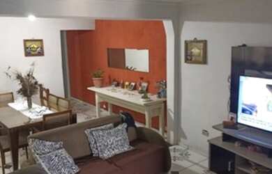 Imagem: A casa possui 2 Dormitórios, 2 Banheiros, 80m² de Área e