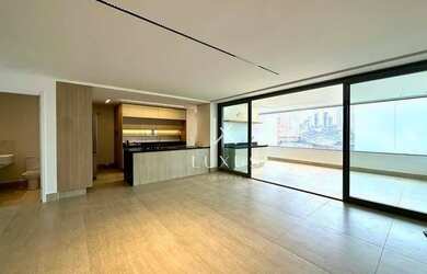 Imagem: O apartamento possui 4 Dormitórios, 5 Banheiros, 4 Vagas na