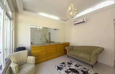 Imagem: A casa possui 2 Dormitórios, 3 Banheiros, 2 Vagas na garagem