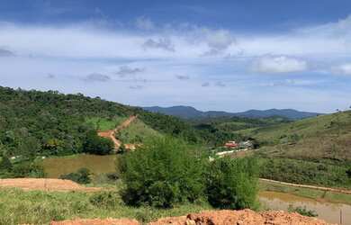 Imagem: O terreno possui 1.000m² de Área e está localizado em Centro