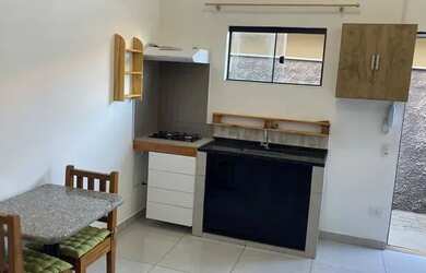 Imagem: O studio possui 1 Dormitório, 1 Banheiro, 1 Vaga na garagem