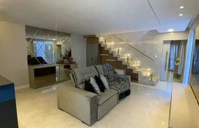 Imagem: A casa possui 4 Dormitórios, 5 Banheiros, 4 Vagas na garagem