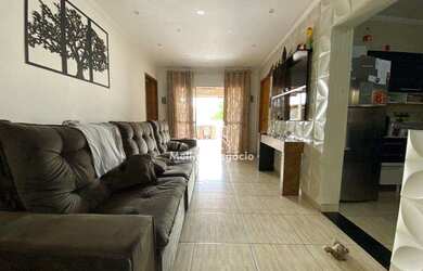 Imagem: A casa possui 2 Dormitórios, 2 Banheiros, 5 Vagas na garagem