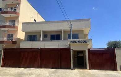 Imagem: O apartamento possui 1 Dormitório, 1 Banheiro, 1 Vaga na garagem