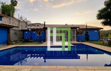 Imagem: A casa em condomínio possui 4 Dormitórios, 5 Banheiros, 5