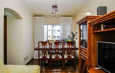 Imagem: O apartamento possui 2 Dormitórios, 1 Banheiro, 1 Vaga na garagem