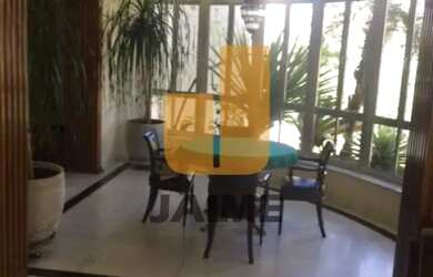 Imagem: O apartamento possui 4 Dormitórios, 1 Banheiro, 2 Vagas na