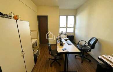 Imagem: O depósito possui 1 Vaga na garagem e 30m² de Área e está