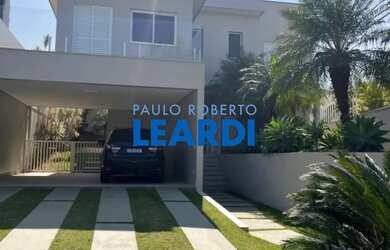 Imagem: A casa em condomínio possui 3 Dormitórios, 4 Banheiros, 4