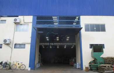 Imagem: O depósito possui 5 Vagas na garagem e 3000m² de Área e está