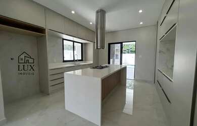 Imagem 11: Alphaville 4 / 230m² / 4 suítes / semi mobiliada / área gourmet / piscina/...