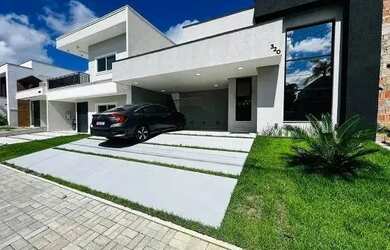 Imagem: A casa em condomínio possui 3 Dormitórios, 2 Banheiros, 4