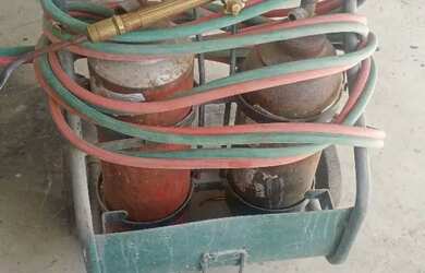 Imagem: O depósito possui 5 Vagas na garagem, 400m² de Área e está