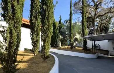 Imagem 2: Chácara à Venda em Atibaia Seu Refúgio dos Sonhos Viva cercado por...