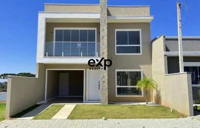 Imagem: A casa possui 3 Dormitórios, 2 Banheiros, 1 Vaga na garagem