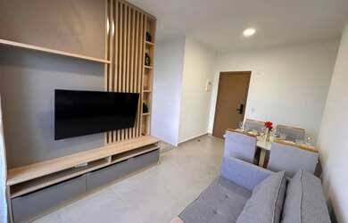 Imagem: O apartamento possui 2 Dormitórios, 1 Banheiro, 1 Vaga na garagem