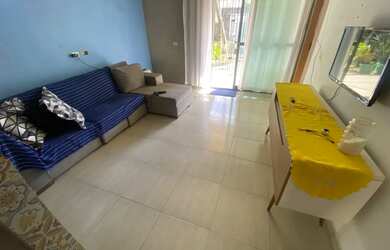 Imagem: A casa possui 3 Dormitórios, Acomodam 12 pessoas, 2 Vagas na