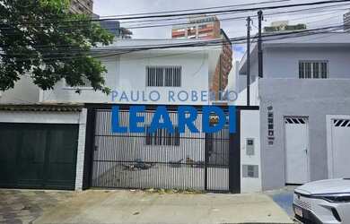 Imagem: O depósito possui 2 Vagas na garagem, 212m² de Área e está