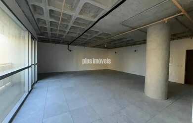 Imagem: O depósito possui 2 Vagas na garagem e 89m² de Área e está