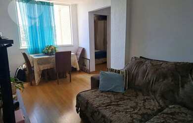 Imagem: O apartamento possui 2 Dormitórios, 1 Banheiro, 1 Vaga na garagem