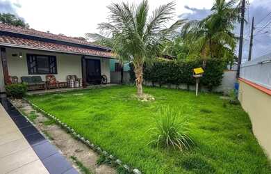 Imagem: A casa possui 5 Dormitórios, 5 Banheiros, 4 Vagas na garagem