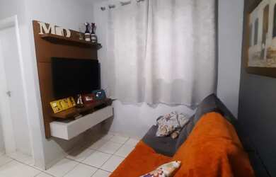 Imagem: O apartamento possui 2 Dormitórios, 1 Banheiro, 1 Vaga na garagem