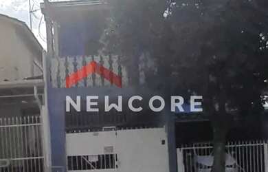 Imagem: A casa possui 4 Dormitórios, 3 Banheiros, 2 Vagas na garagem