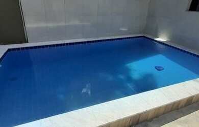 Imagem: A casa possui 3 Dormitórios, 1 Banheiro, 3 Vagas na garagem