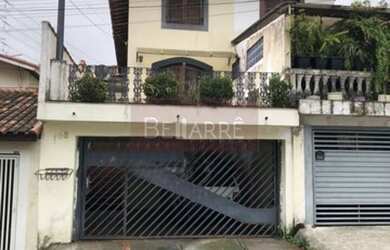 Imagem: A casa possui 3 Dormitórios, 4 Banheiros, 2 Vagas na garagem