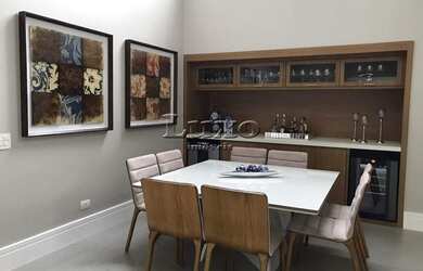 Imagem: A casa em condomínio possui 4 Dormitórios, 4 Banheiros, 3