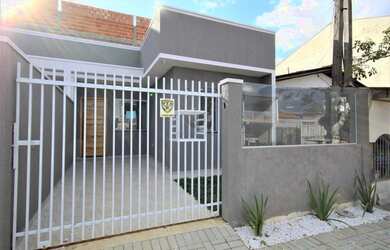 Imagem: A casa possui 2 Dormitórios, 1 Banheiro, 1 Vaga na garagem